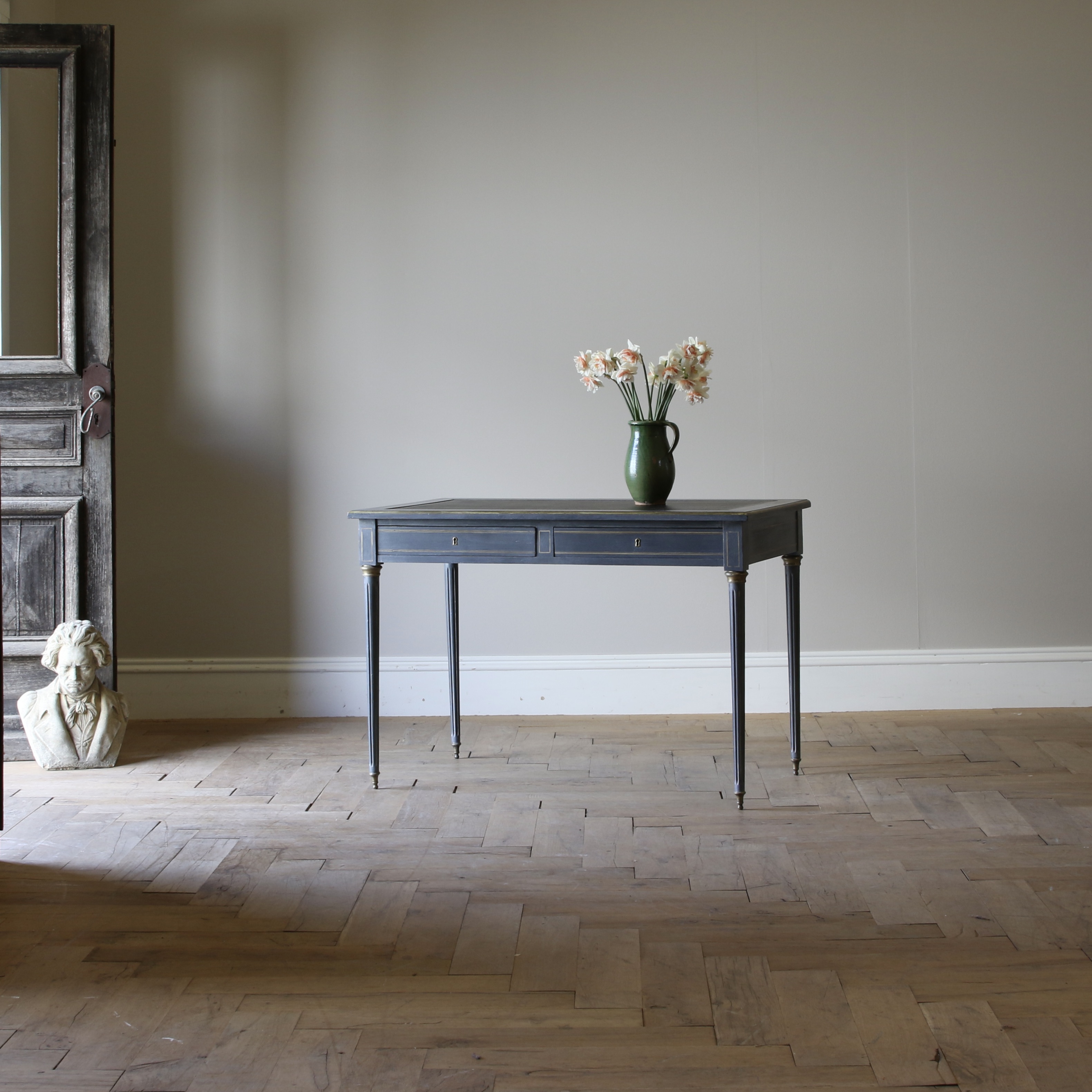 151-69 - Louis XVI Bureau Plat